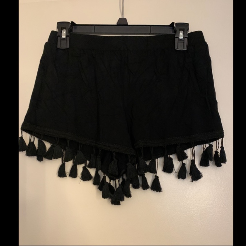 Tasseled shorts